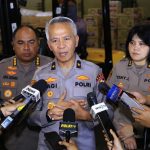 Slog Polri Percepat Distribusi Bantuan ke Tiga Provinsi Terdampak Bencana Melalui Jalur Udara dan Laut