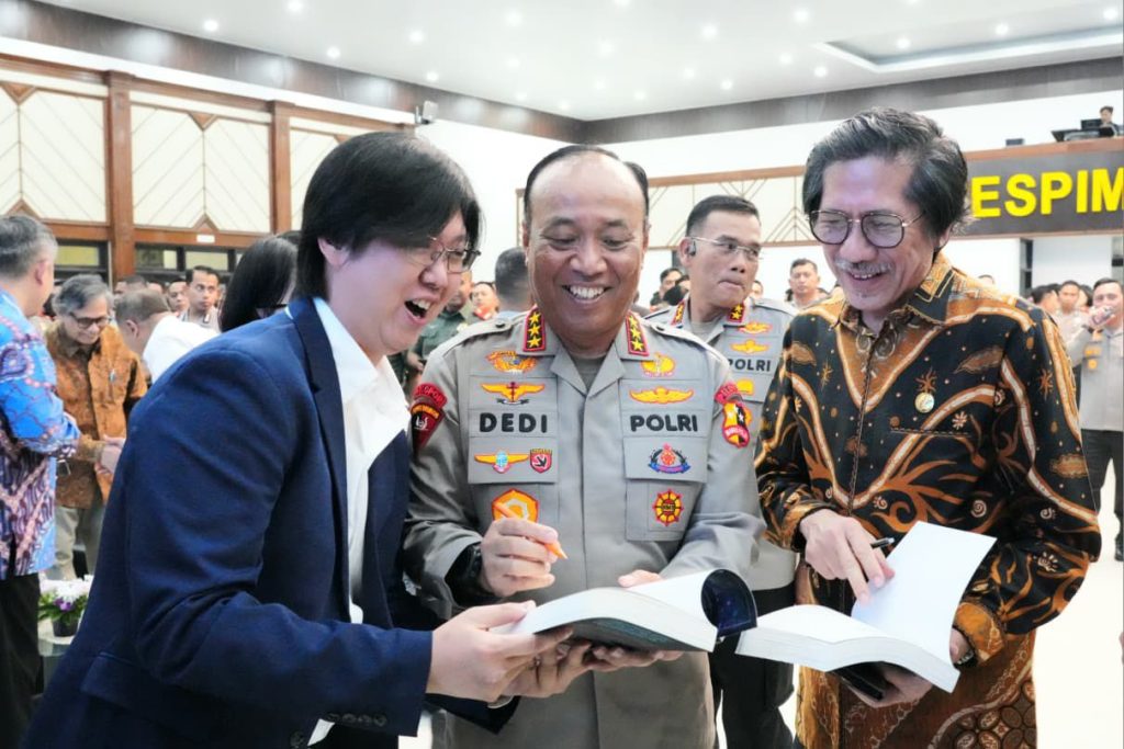 Polri Menuju Era Bar : Modern, Presisi, Berdaulat Teknologi
