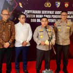 Polri Serahkan Sertifikat Audit Sistem Pengamanan Objek Vital Nasional Tahun 2025